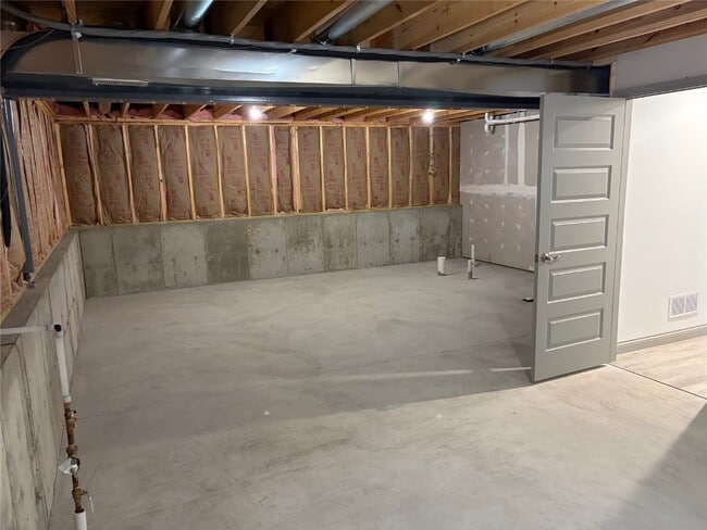 Building Photo - 28712 Woodland Heights Dr