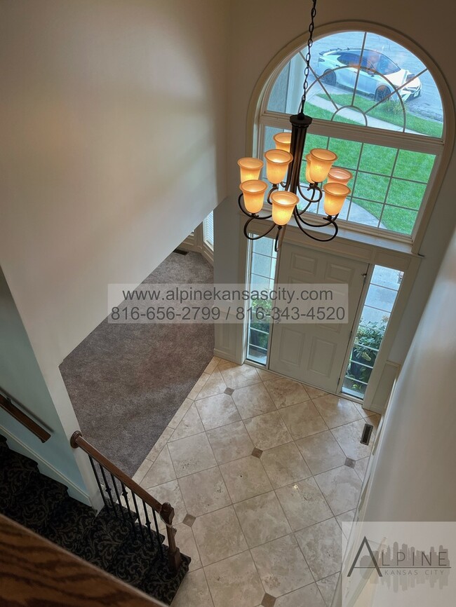 Building Photo - Stunning Home in Carriage Hills