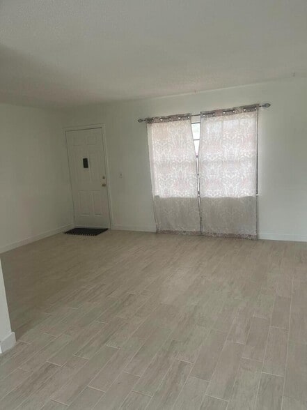 Building Photo - 4259 Oak Terrace Dr