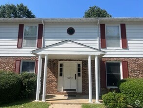 Building Photo - 2 Bed, 1 Bath Condo