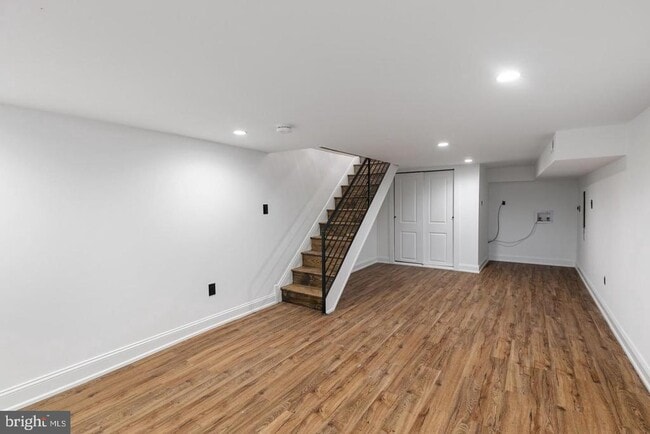 Building Photo - 2571 Trenton Ave