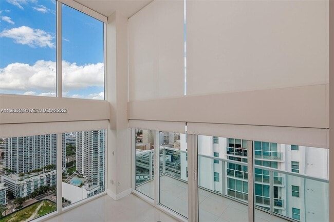 Building Photo - 41 SE 5th St