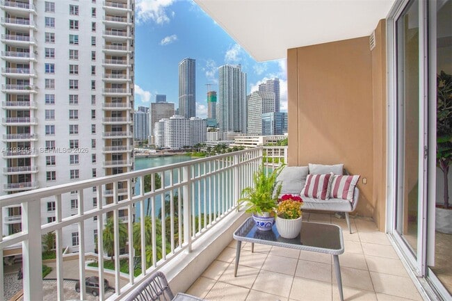 Building Photo - 801 Brickell Key Blvd