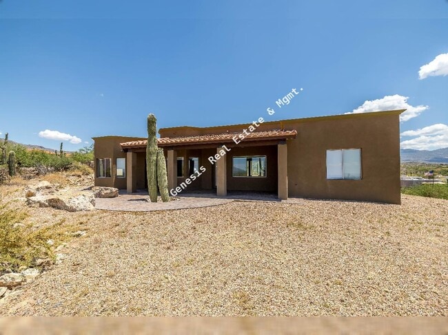 Building Photo - "Spacious Tucson Retreat with Granite Elegance and Cozy Fireplace – 4 Bed, 3.5 Bath Gem!"