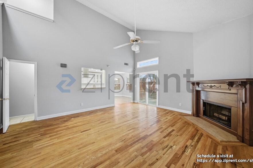 Building Photo - 2236 Raven Cir