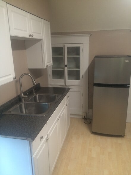 Building Photo - 312 Cobun Ave