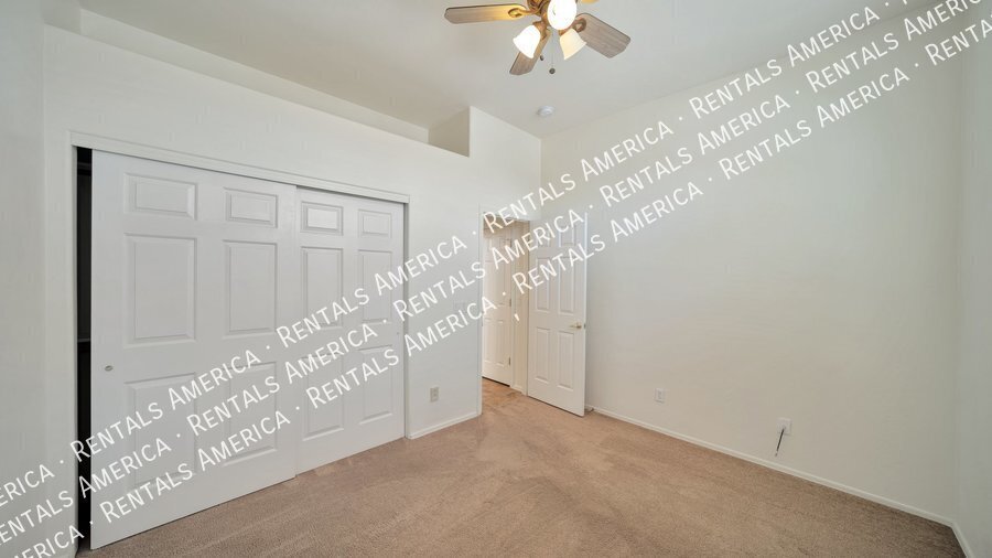 Building Photo - 76 N Desert Stream Dr