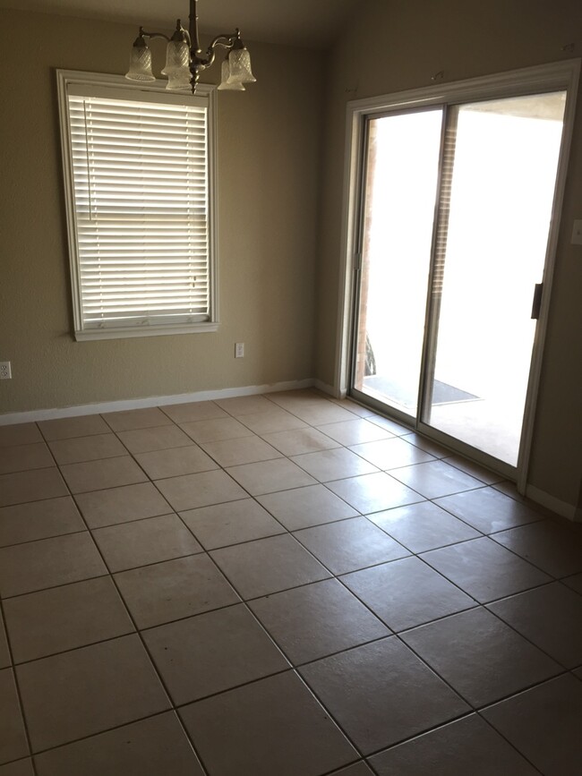 Building Photo - 707 Bighorn Dr