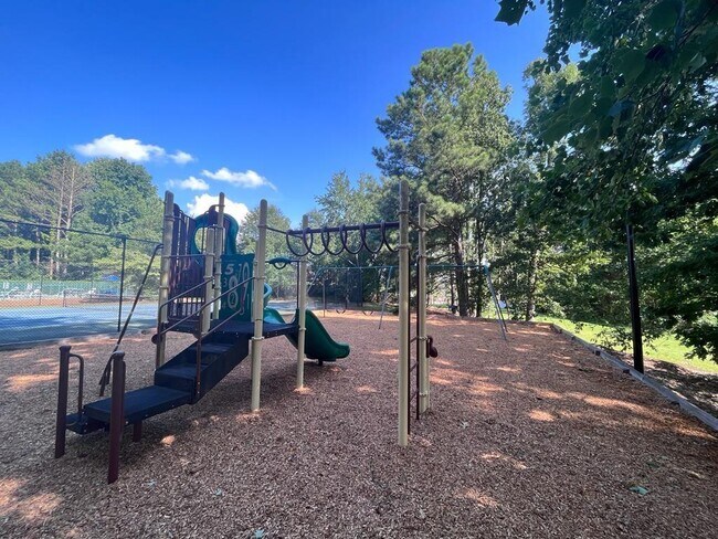 Building Photo - 1712 Hillside Bend Crossing