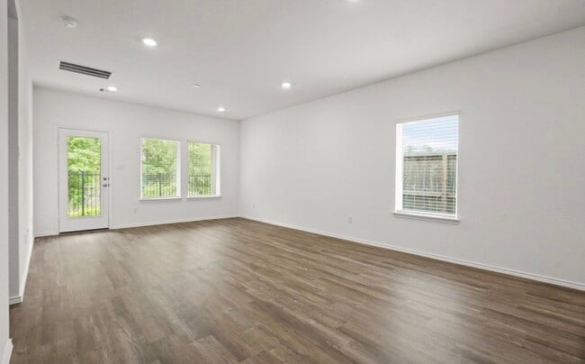 Building Photo - 1727 Portia Ln