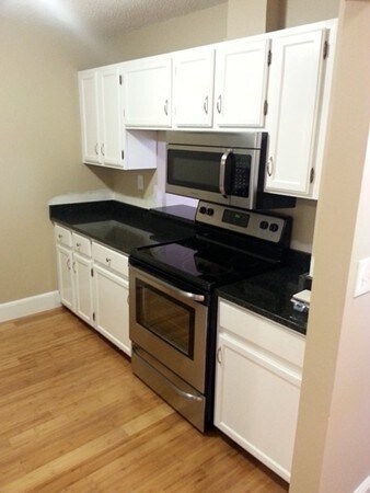 Building Photo - 100 Captains Row