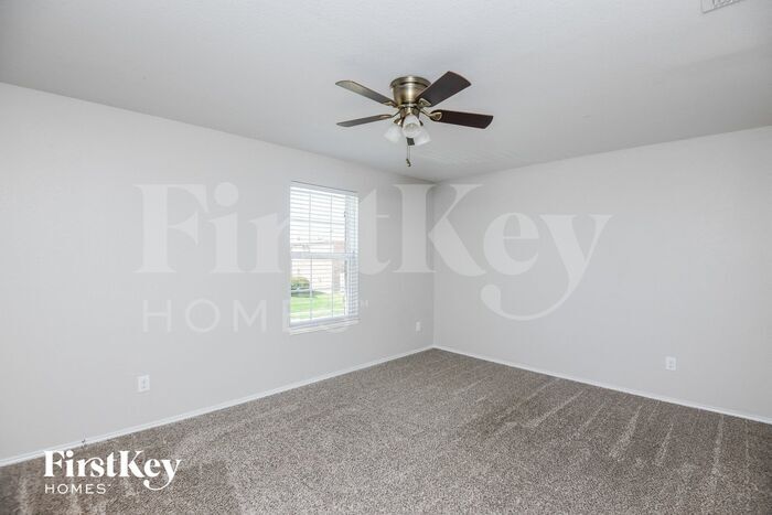 Building Photo - 8932 Puerto Vista Dr