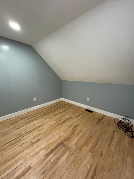 Building Photo - 241 Ash St