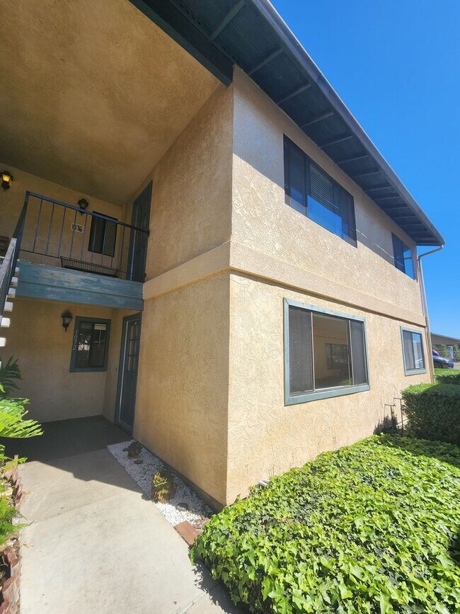 Building Photo - 2 Bed, 1 Bath Single Level Grover Beach Condo- Small Pets Considered