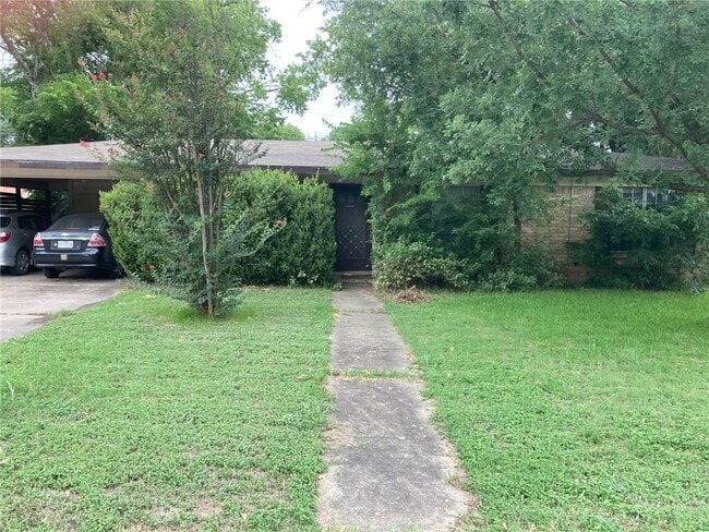 Building Photo - 1616 Glencrest Dr