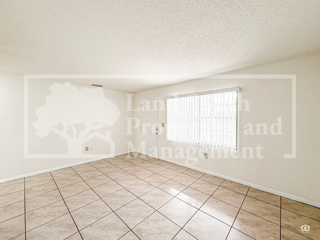 Building Photo - 5816 Charlton Dr