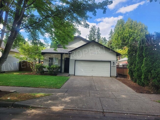 Building Photo - *1ST MONTH'S FREE RENT PROMO* Super Cute 3...