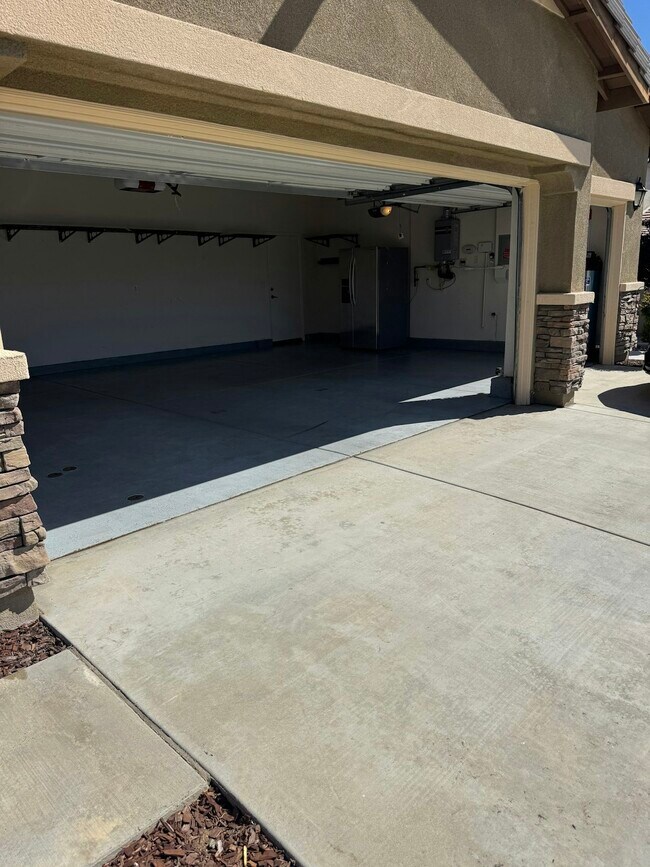 Building Photo - 36046 Agape Ln