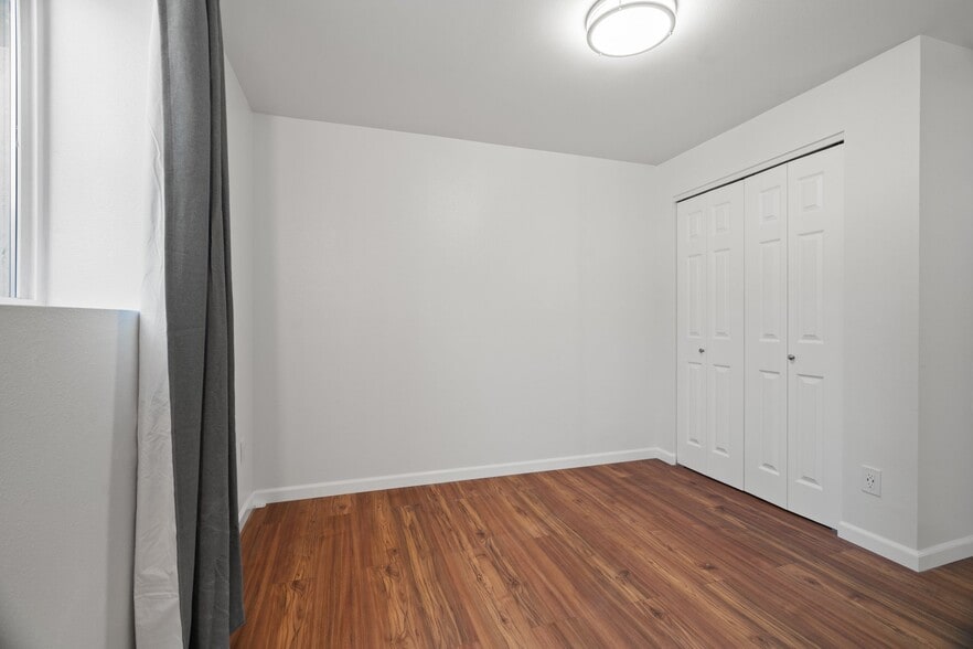 Room #2 - 411 124th St S