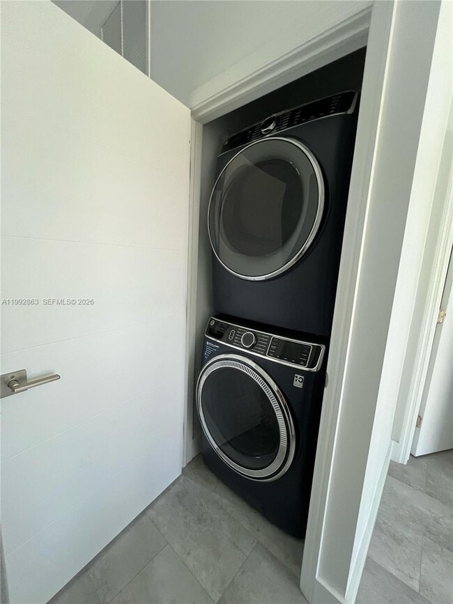 Building Photo - 2342 McKinley St