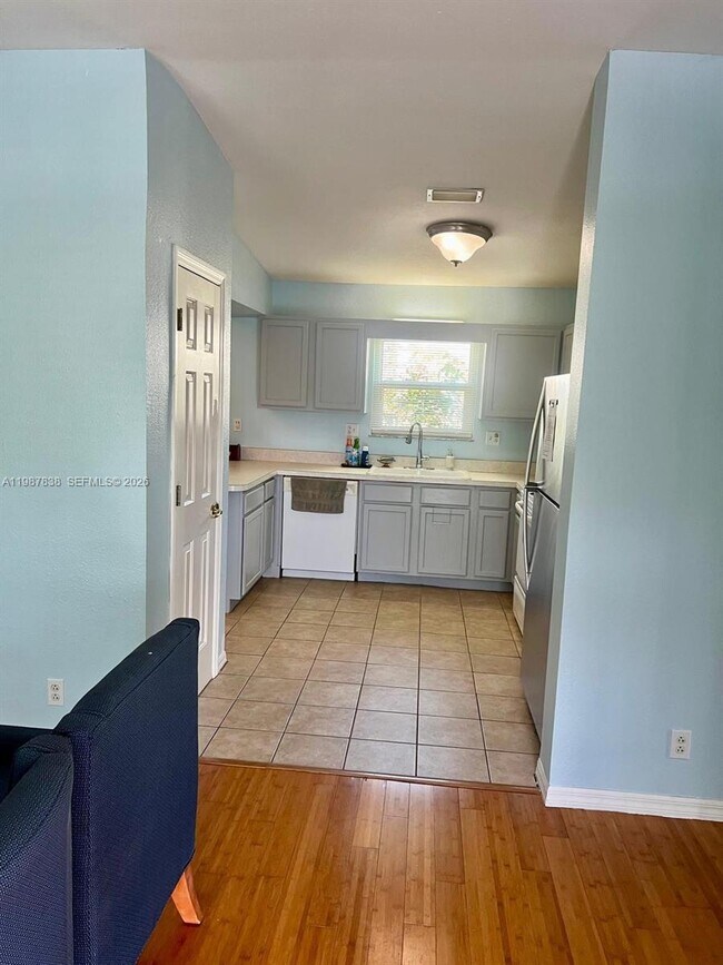 Building Photo - 31107 Ave I