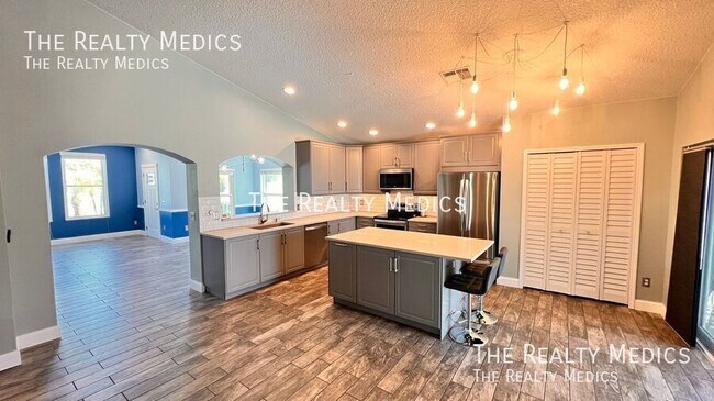 Building Photo - 7344 Grotto Ave