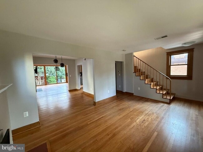 Building Photo - 807 Richmond Ave