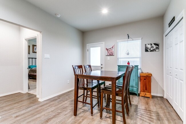 Building Photo - 3-BEDROOM NEWER CONSTRUCTION IN CONVERSE