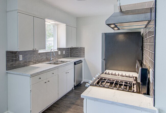 Building Photo - Windsor Park 3/2 unit TOTAL REMODEL!