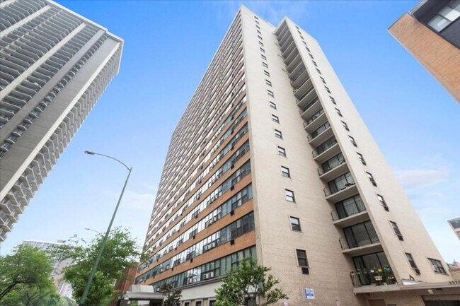 Building Photo - 1 bedroom in Chicago IL 60660