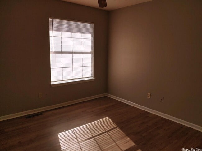 Building Photo - 2405 Washington Ave