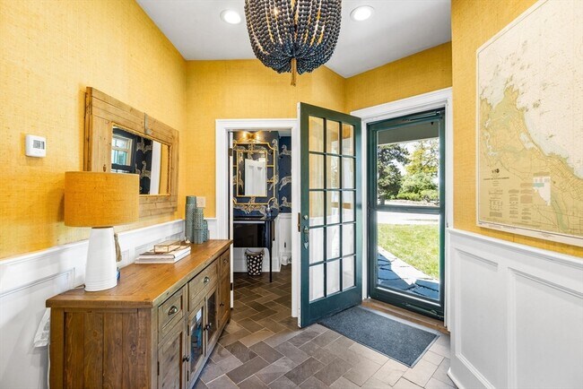 Building Photo - 15 Sheldon Rd