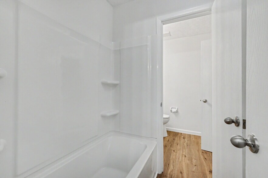 Building Photo - 7711 Brams Hill Dr