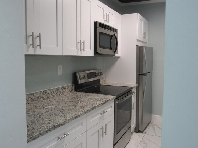 Building Photo - 4283 Cocoanut Rd