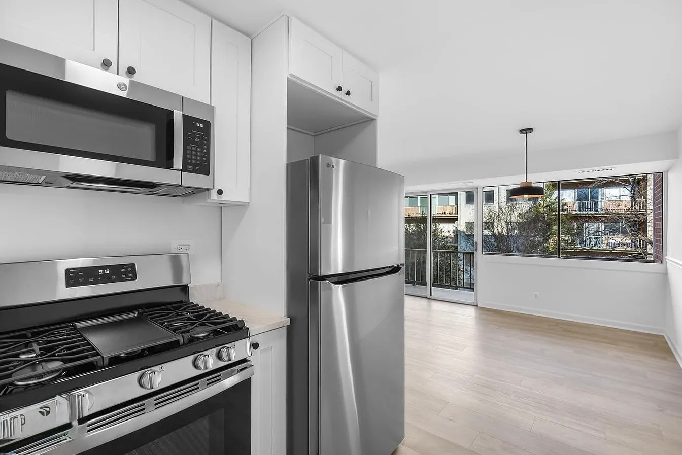 Kitchen - 5851 Quantrell Ave