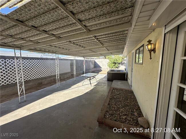 Building Photo - 319 Yosemite St