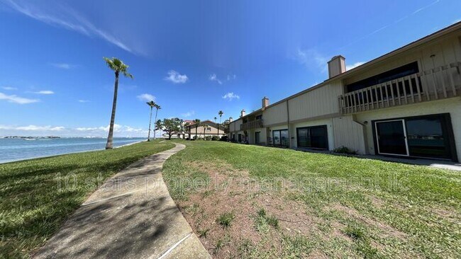 Building Photo - 6287 Sun Blvd