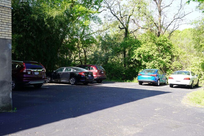 Primary Photo - 3025 Clifton Ave