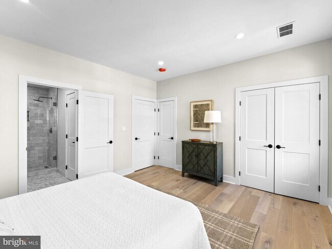 Building Photo - 532 Shepherd St NW