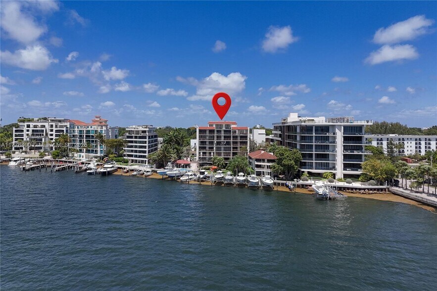 Building Photo - 1632 S Bayshore Ct