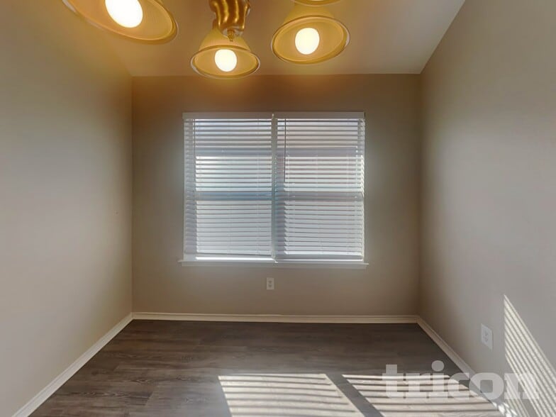 Building Photo - 932 Crowder Dr