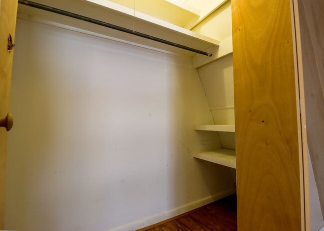 Building Photo - 2 Bed/1 Bath House