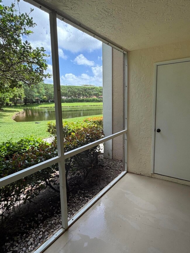 Building Photo - 13811 Oneida Dr