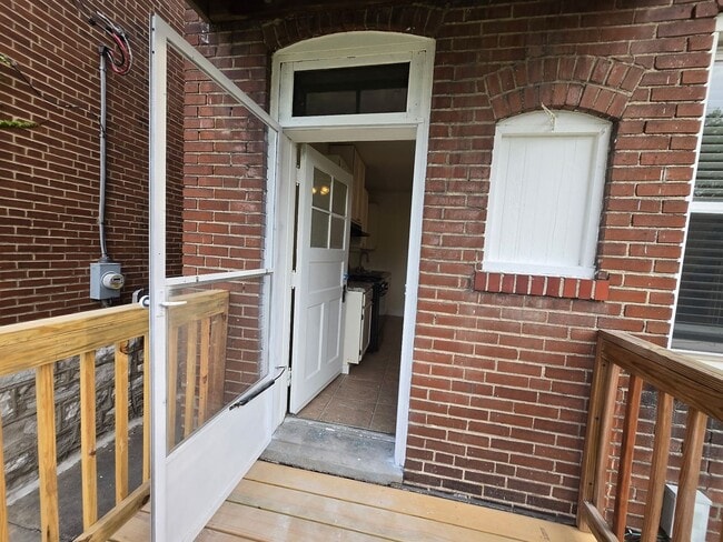 Building Photo - 3927 Tholozan Ave
