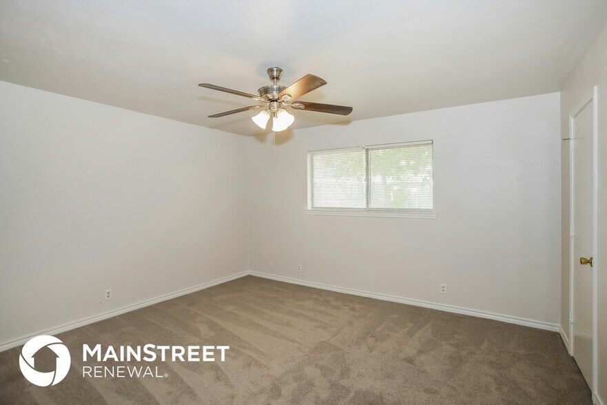 Building Photo - 512 Pine Bluff Dr