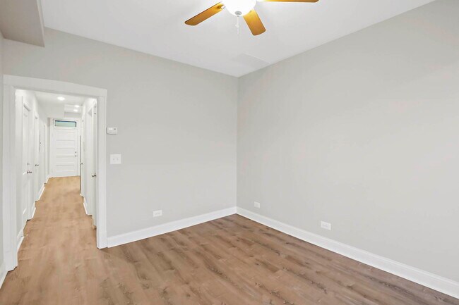Building Photo - 2626 N Ridgeway Ave