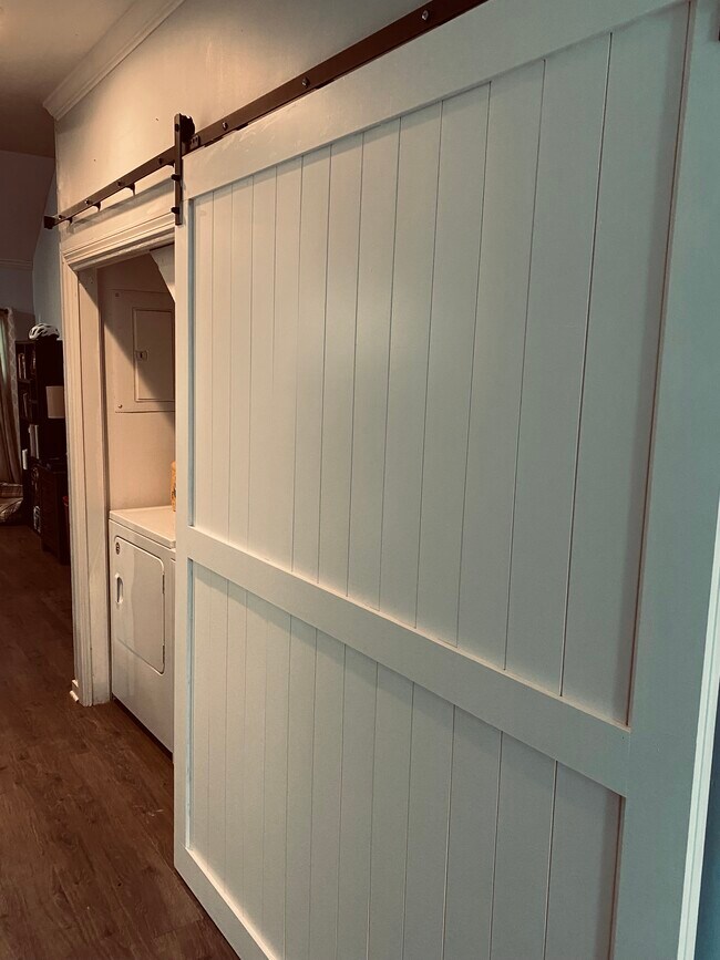 Building Photo - 217 Brendalwood Blvd