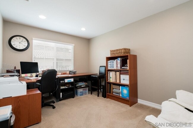 Building Photo - Beautifully maintained town home in the sought after community of Ravenna at 4S Ranch!