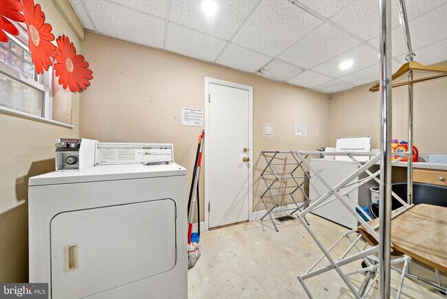 Building Photo - 926 E Passyunk Ave