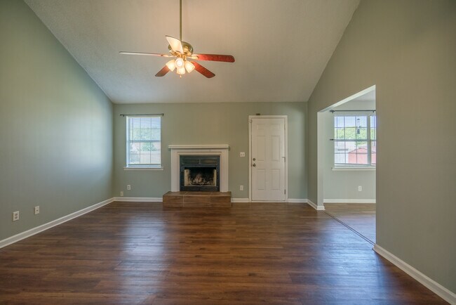 Building Photo - 1464 Flo Zechman Dr